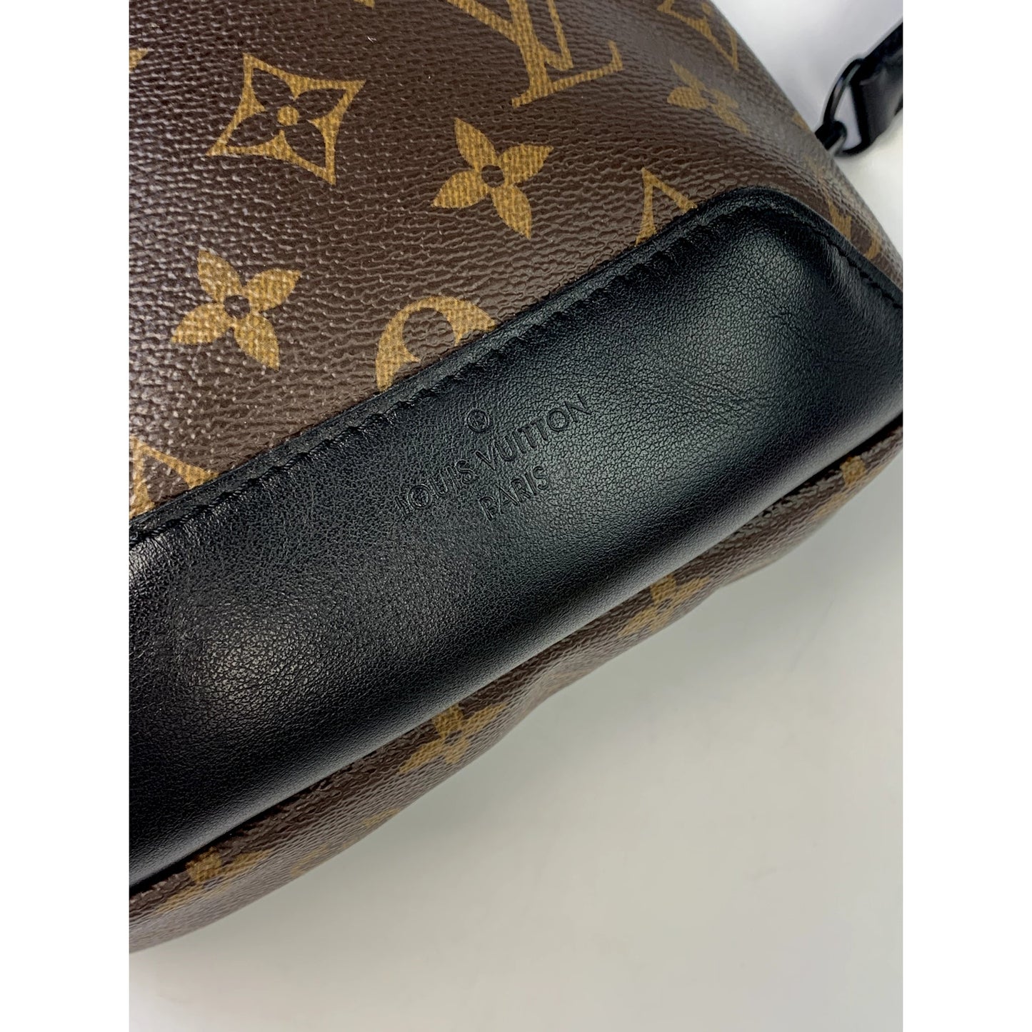 Louis Vuitton Avenue Macassar Sling Bag