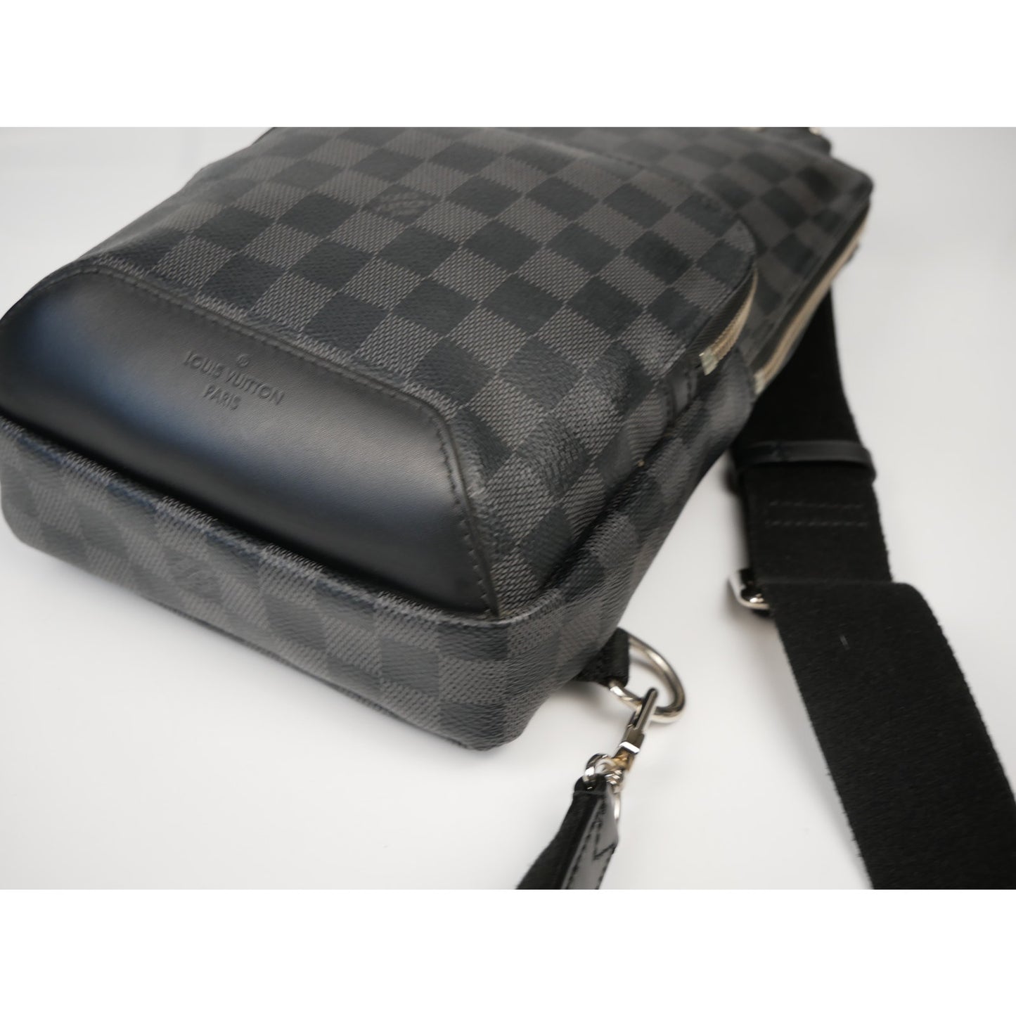 Louis Vuitton Damier Graphite Avenue Sling