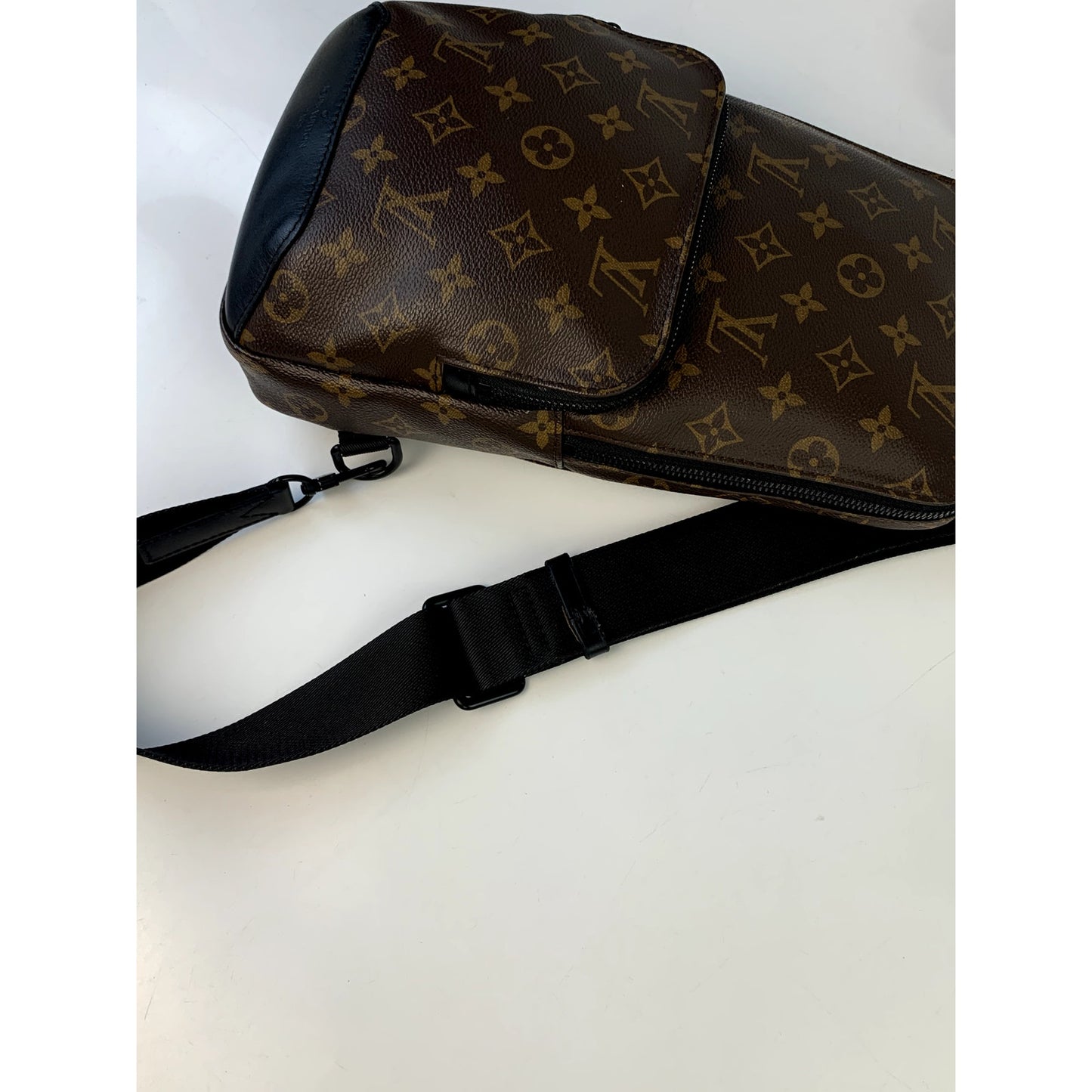 Louis Vuitton Avenue Macassar Sling Bag