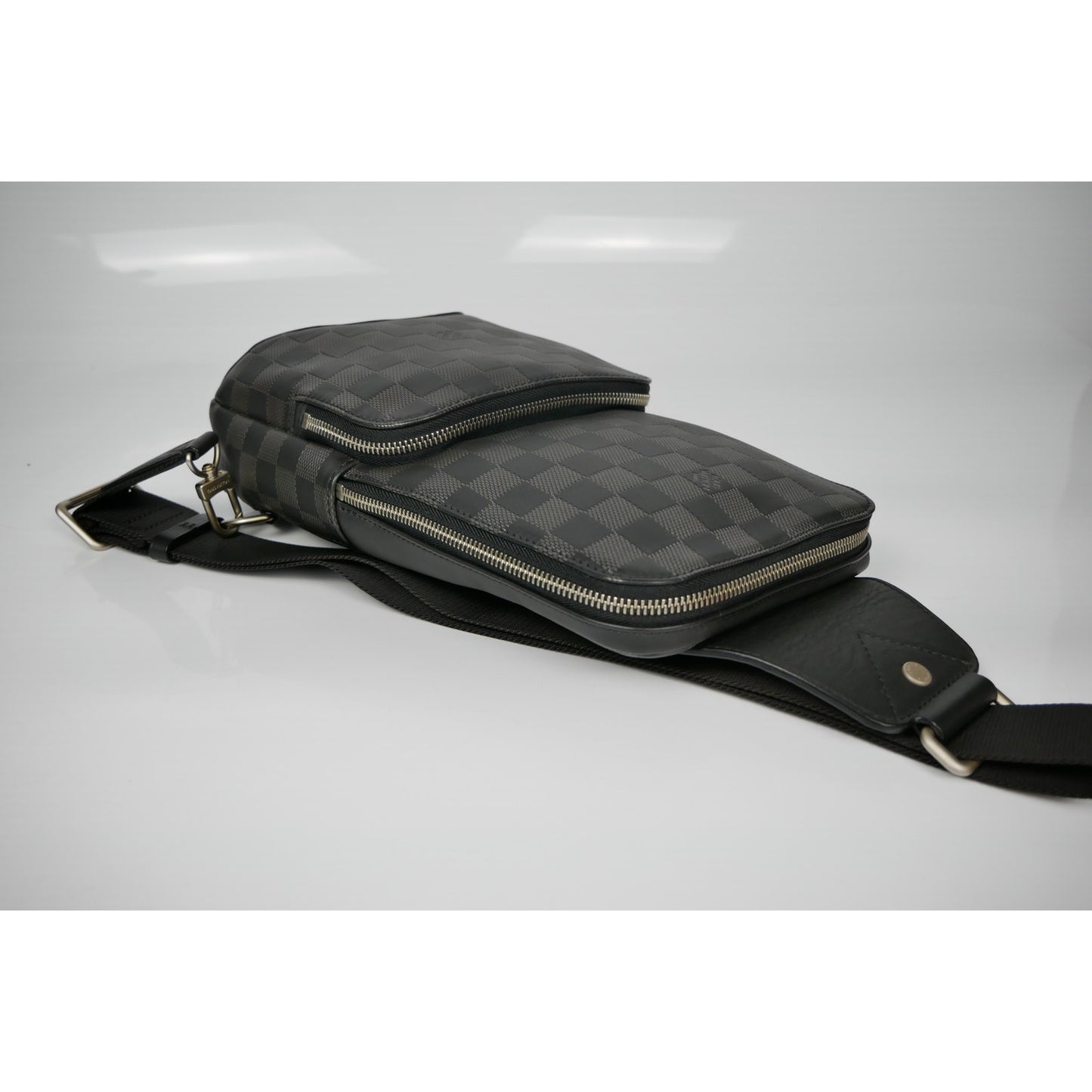 Louis Vuitton Damier Infini Avenue Sling