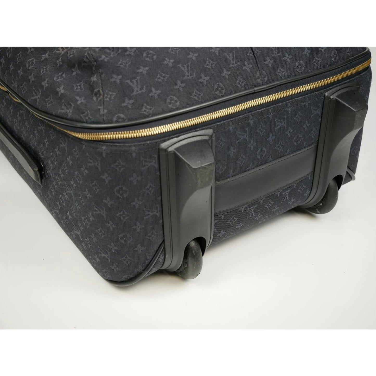 Louis Vuitton Pegase 55 Rolling Luggage Bag