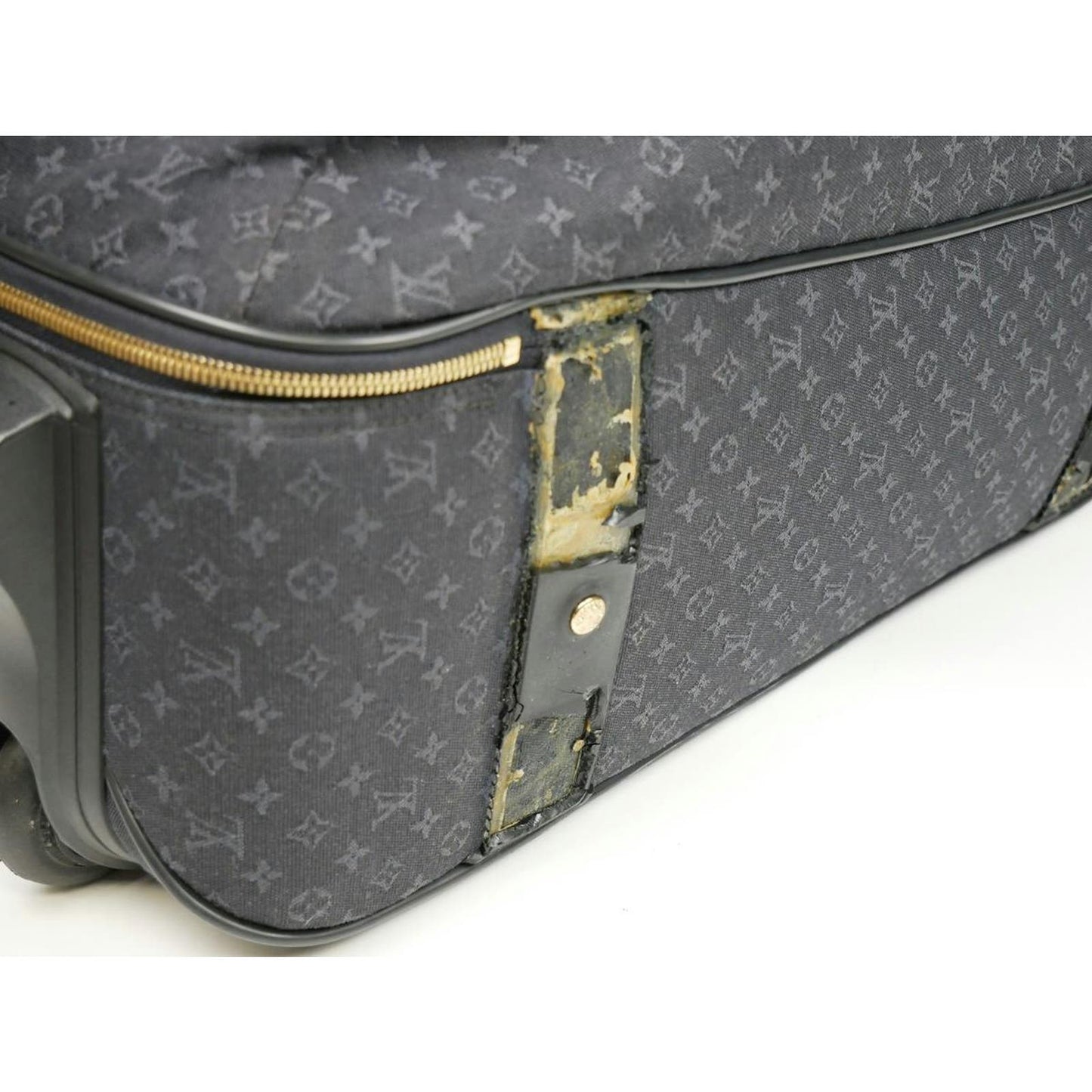 Louis Vuitton Pegase 55 Rolling Luggage Bag